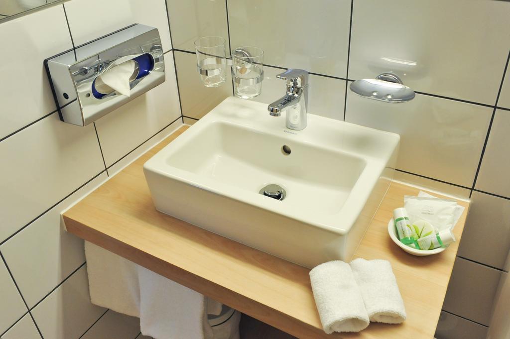 Hotel Des Alpes Genf Zimmer foto